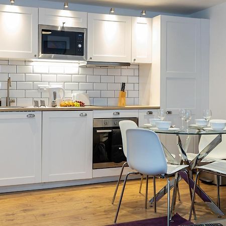 Pillo Rooms Serviced Apartments - Salford 맨체스터 외부 사진