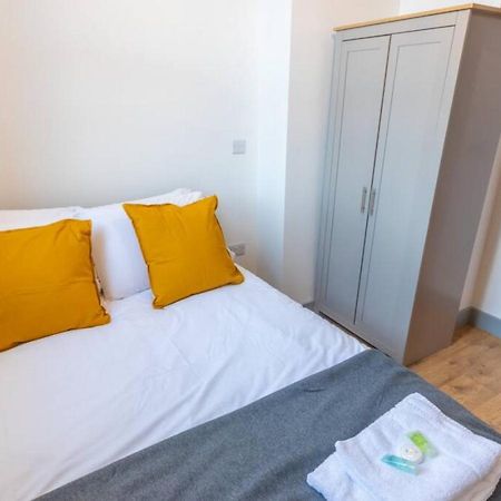 Pillo Rooms Serviced Apartments - Salford 맨체스터 외부 사진