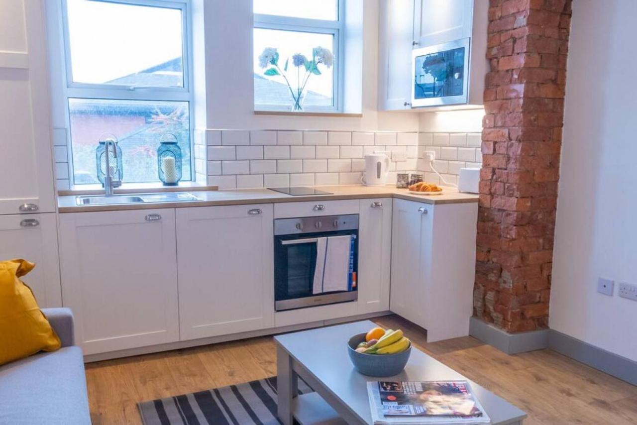 Pillo Rooms Serviced Apartments - Salford 맨체스터 외부 사진