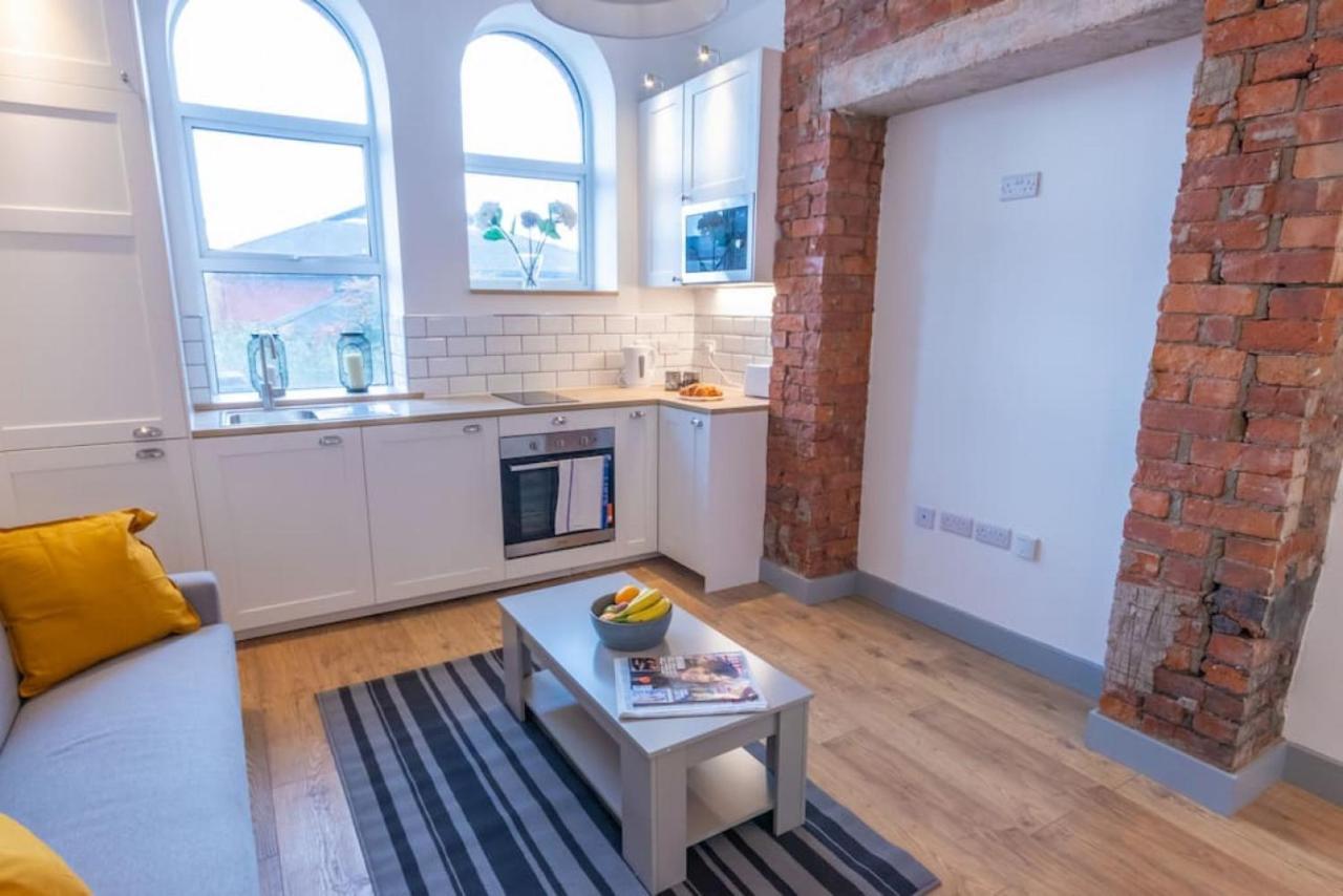 Pillo Rooms Serviced Apartments - Salford 맨체스터 외부 사진