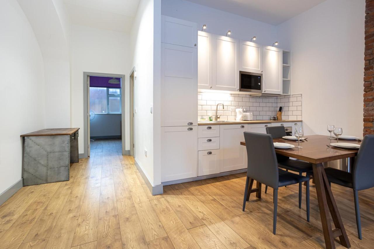 Pillo Rooms Serviced Apartments - Salford 맨체스터 외부 사진