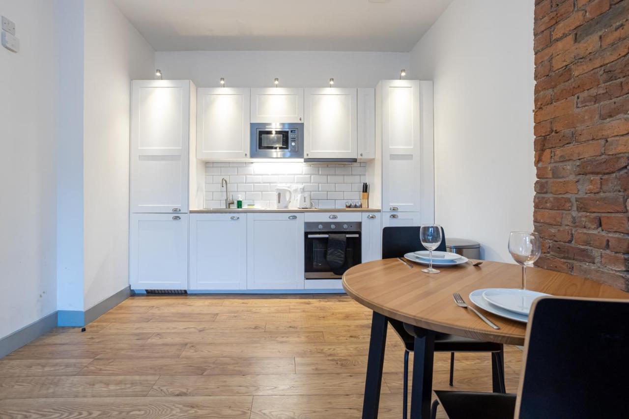 Pillo Rooms Serviced Apartments - Salford 맨체스터 외부 사진