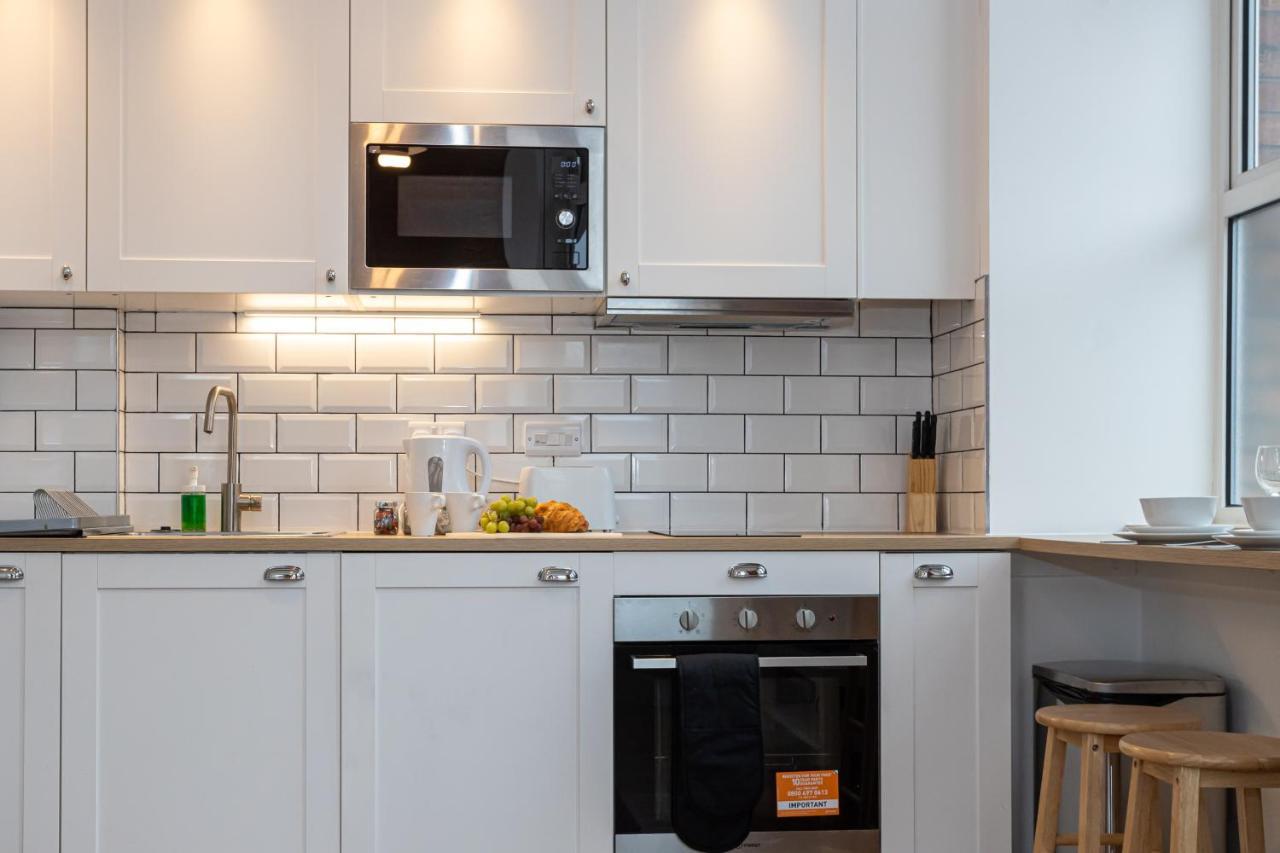 Pillo Rooms Serviced Apartments - Salford 맨체스터 외부 사진