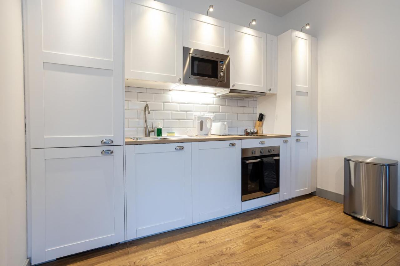 Pillo Rooms Serviced Apartments - Salford 맨체스터 외부 사진