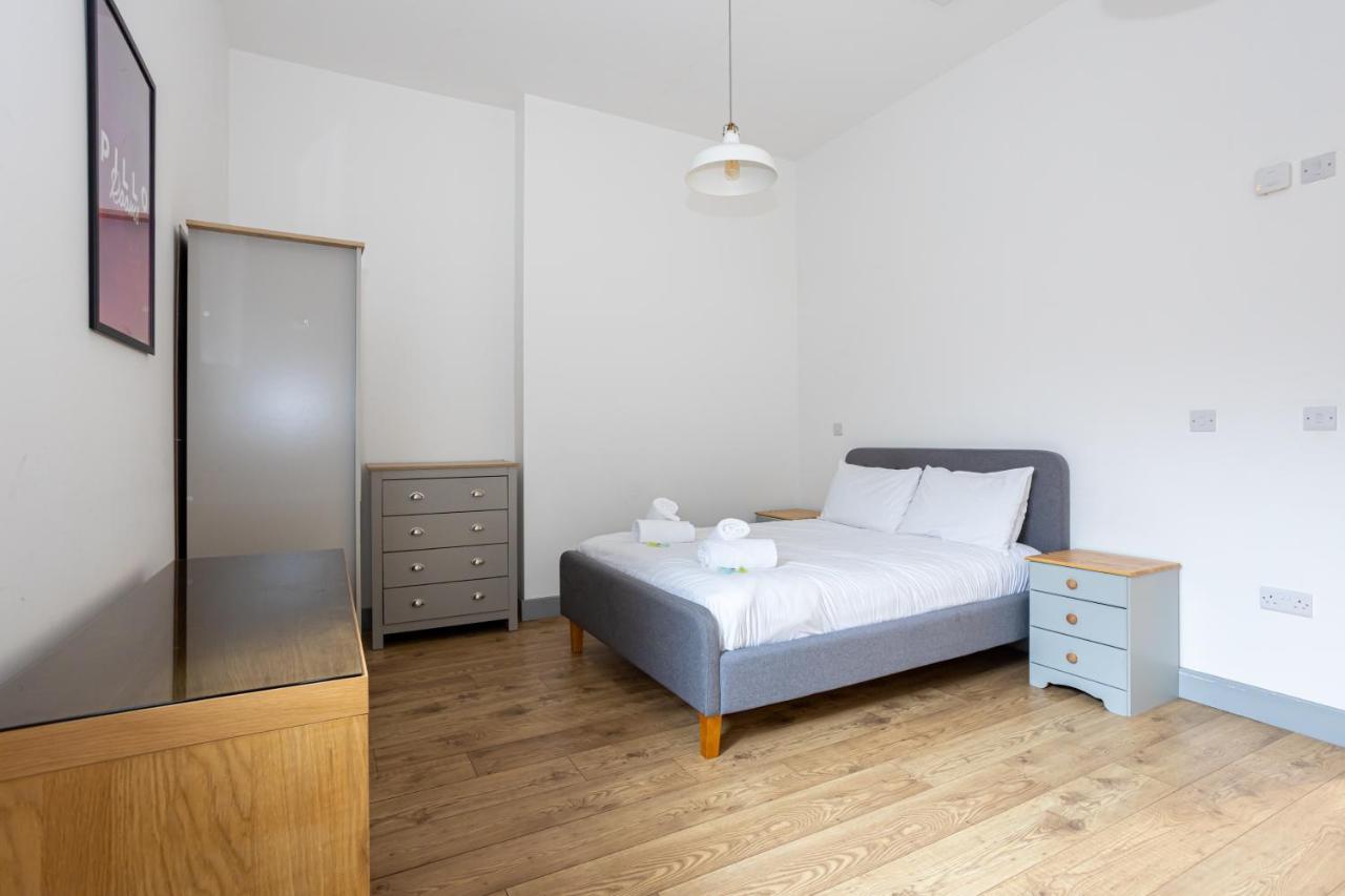 Pillo Rooms Serviced Apartments - Salford 맨체스터 외부 사진