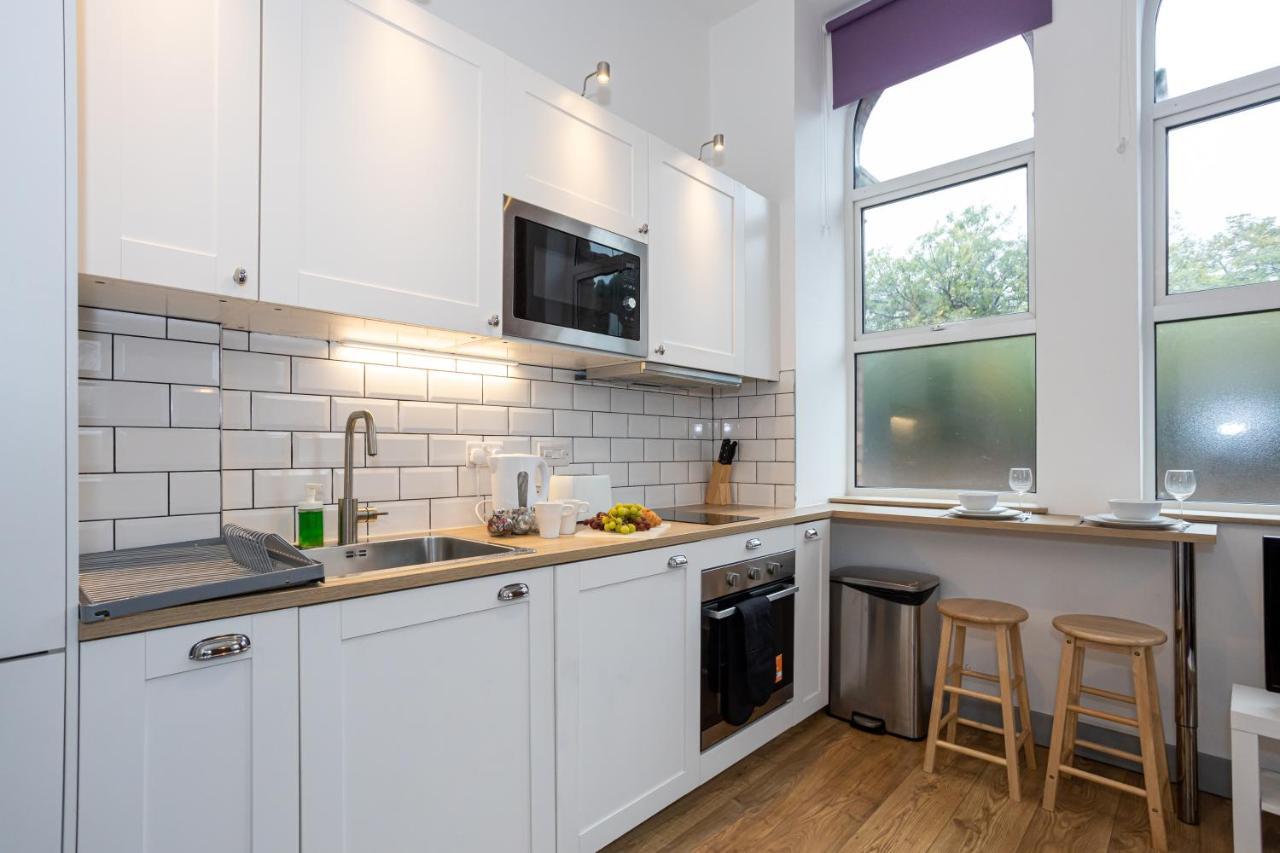 Pillo Rooms Serviced Apartments - Salford 맨체스터 외부 사진