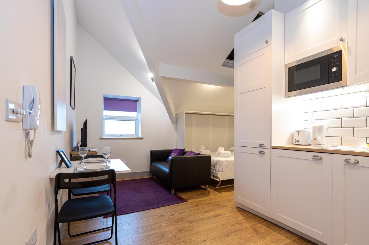 Pillo Rooms Serviced Apartments - Salford 맨체스터 외부 사진