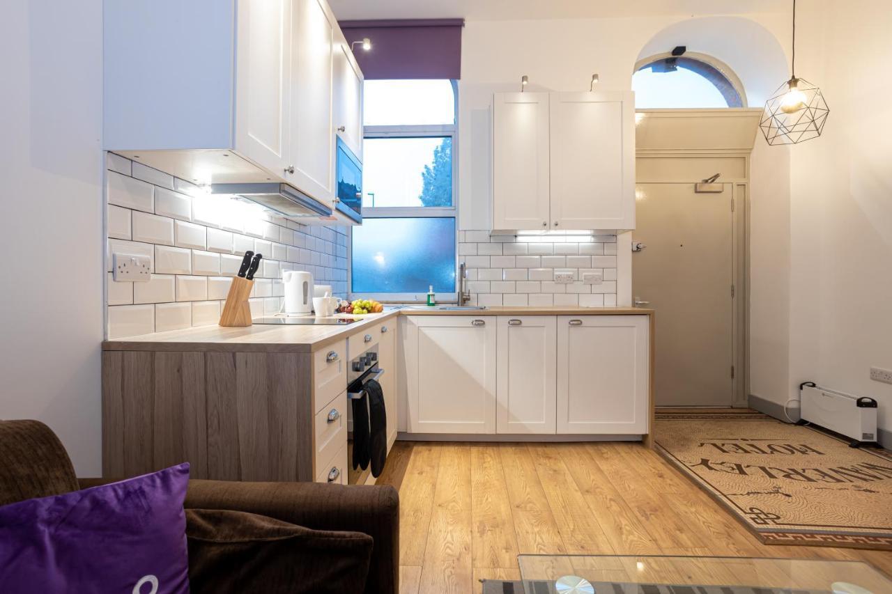 Pillo Rooms Serviced Apartments - Salford 맨체스터 외부 사진